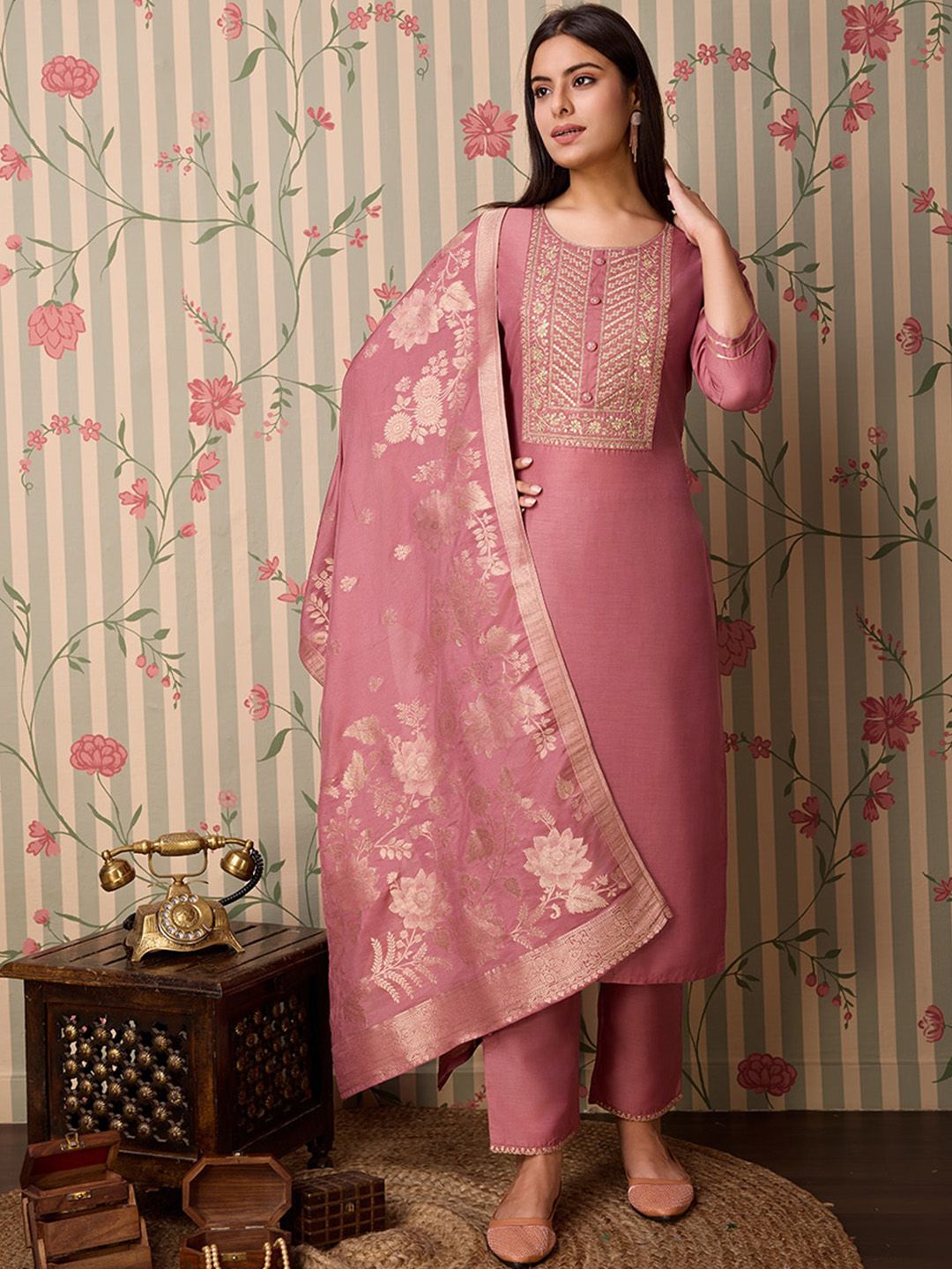 Ode by House of Pataudi Floral Yoke Design Regular Mirror Work Kurta & Trousers & Dupatta