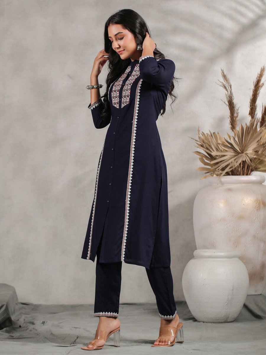 Anubhutee Floral Yoke Design Thread Work Mandarin Collar Panelled Kurta with Trousers - Distacart