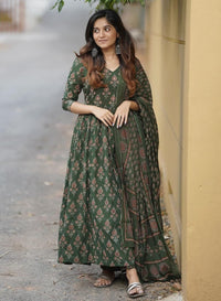 Thumbnail for Indian Fashion Women Green Anarkali Kurta And Pant Set With Dupatta