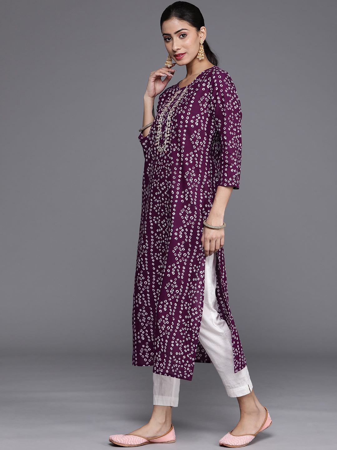 Varanga Women Purple & White Bandhani Printed Pure Cotton Kurta