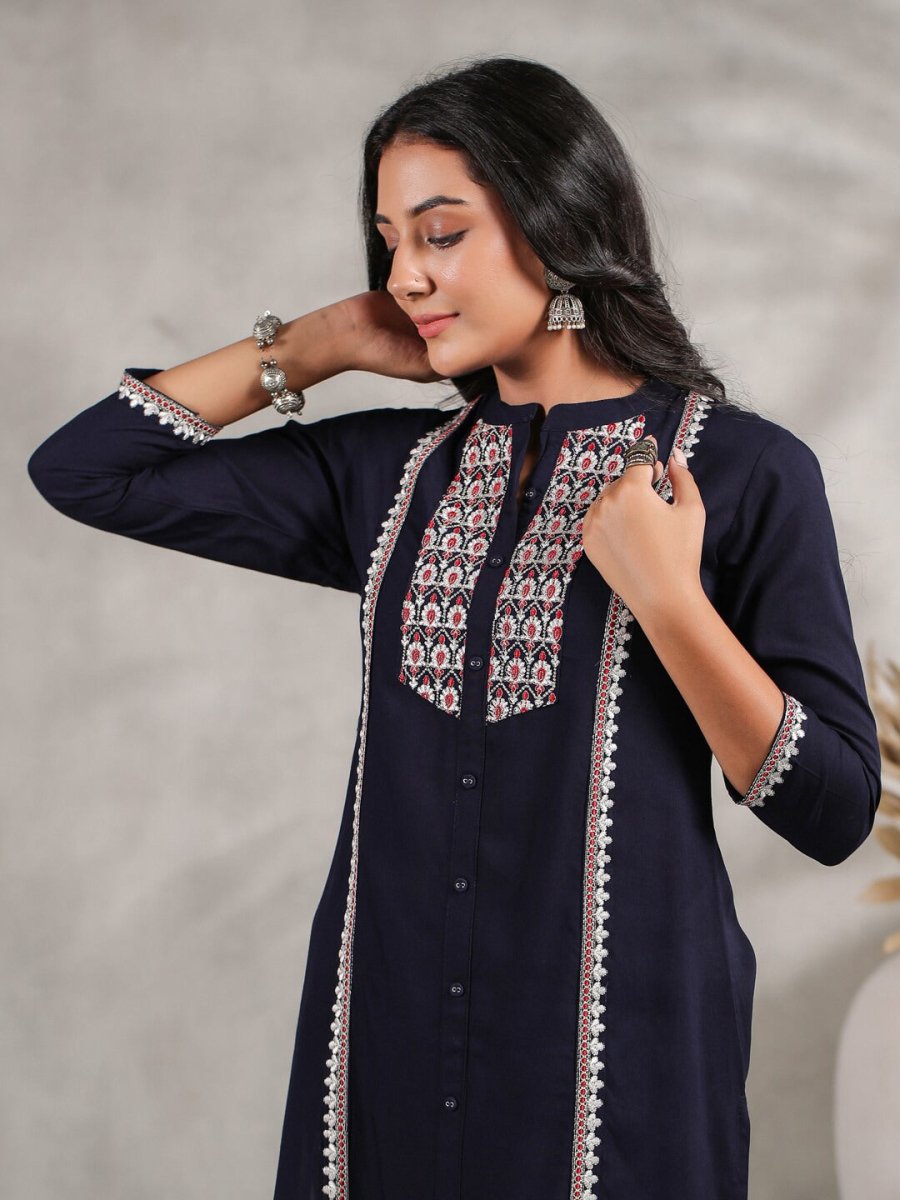 Anubhutee Floral Yoke Design Thread Work Mandarin Collar Panelled Kurta with Trousers - Distacart