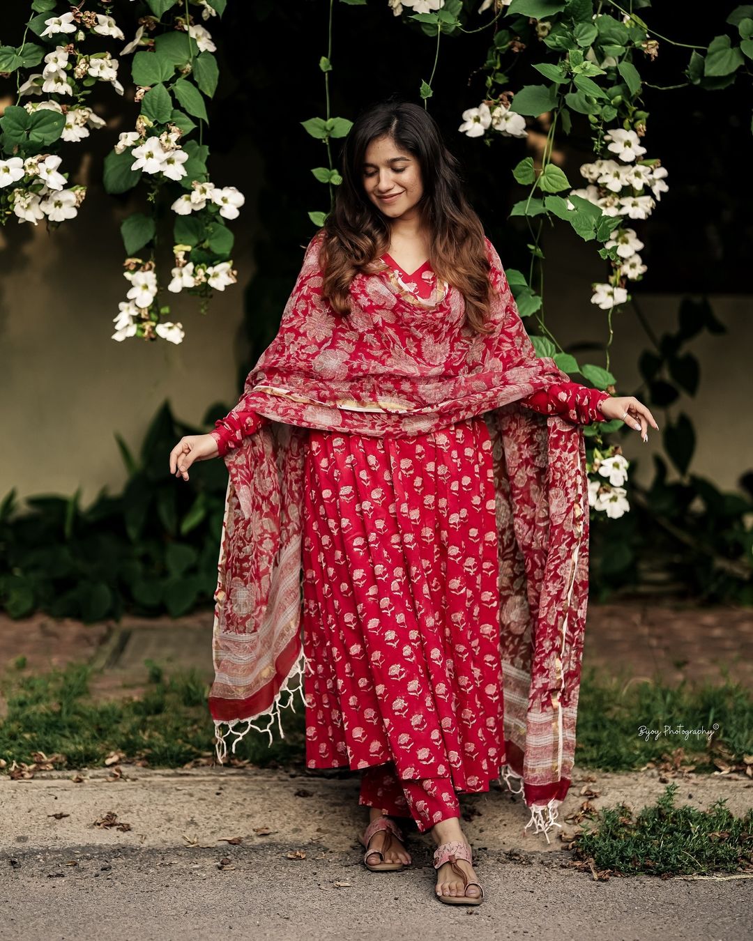 Indian Fashion Women Viscose Printed Red Kurta And Pant Set With Dupatta