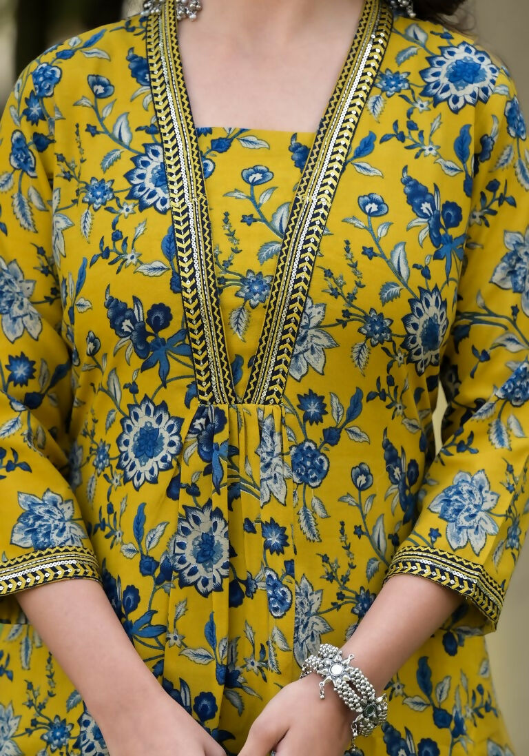 Indian Fashion Women yellow and Blue Printed Viscose Blend Kurta, Pant And Dupatta Set