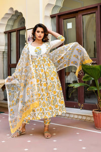 Thumbnail for Indian Fashion Women White Printed Pure Cotton Kurta, Pant And Dupatta Set - Distacart