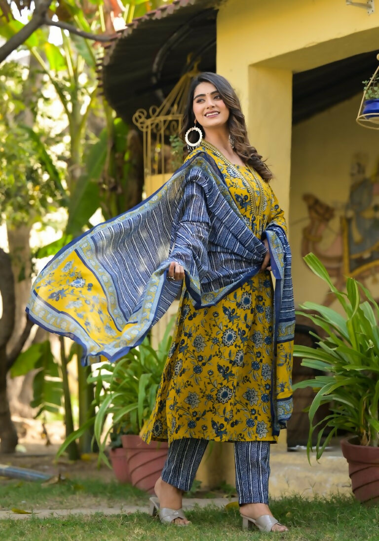 Indian Fashion Women yellow and Blue Printed Viscose Blend Kurta, Pant And Dupatta Set