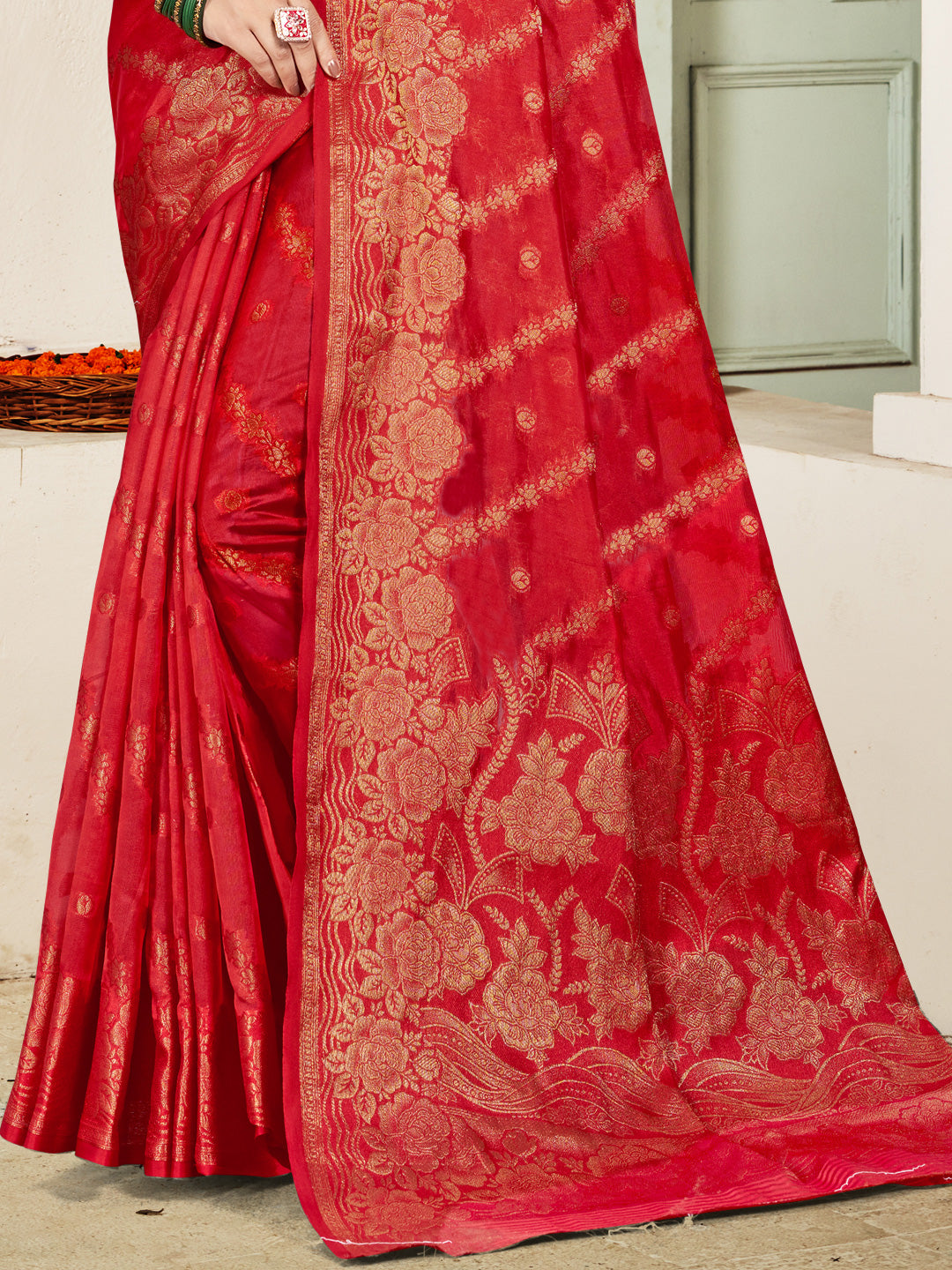 Aanika Women Red Silk Saree With Unstitched Blouse