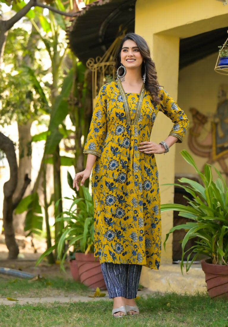 Indian Fashion Women yellow and Blue Printed Viscose Blend Kurta, Pant And Dupatta Set