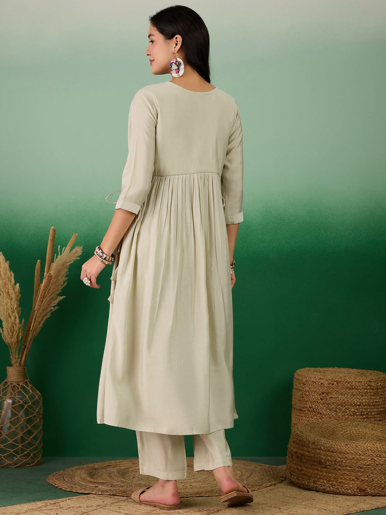 Green Embroidered Muslin Kurta and Trouser - Berlin - Distacart