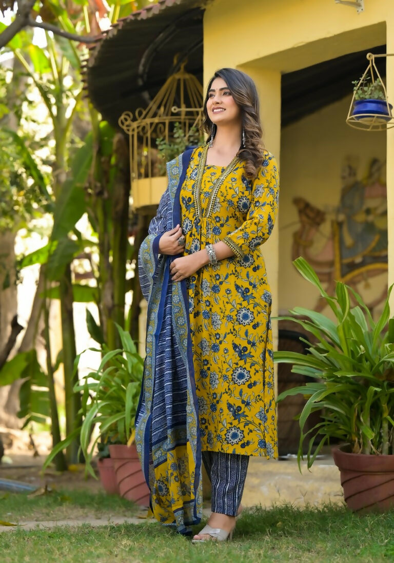 Indian Fashion Women yellow and Blue Printed Viscose Blend Kurta, Pant And Dupatta Set