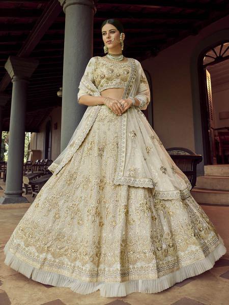 Buy Myra Beautiful Off White Heavy Embroidered Georgette Bridal Lehenga  Online at Best Price | Distacart
