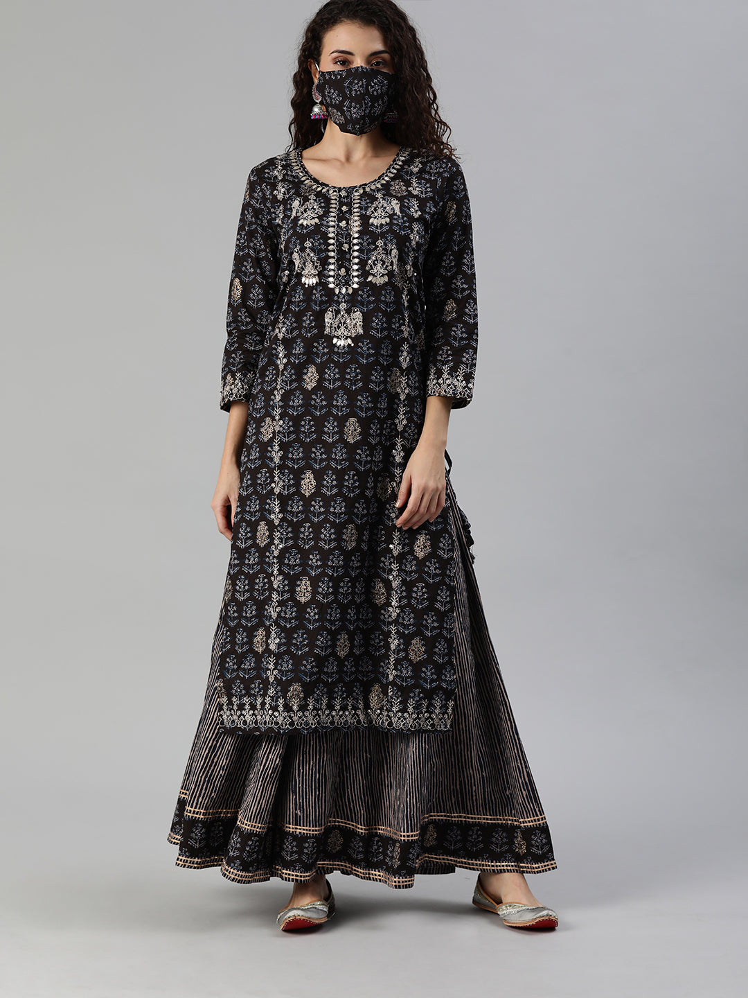 Ishin Black Beige Printed Sequinned Gotta Patti Women Kurta Set - Distacart