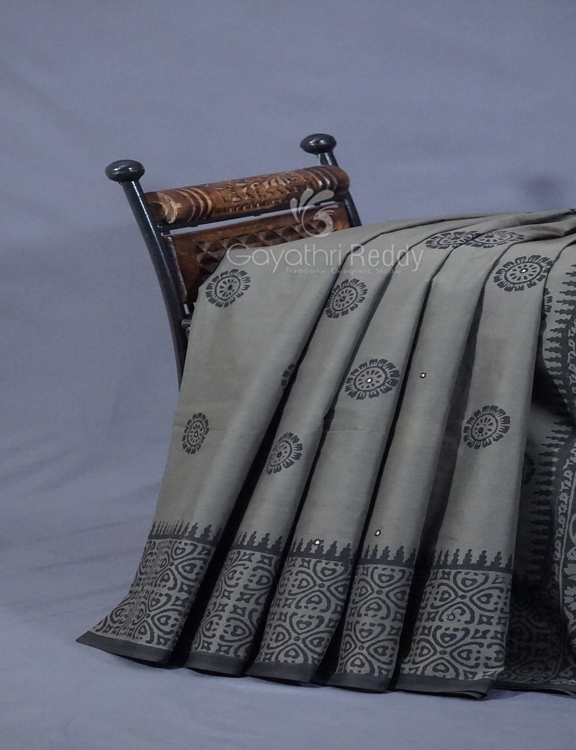 Grey Colour Block Print With Mirron Embroidered Pure Mulmul Cotton Saree By Gayathri Reddy Designer Studio - Distacart