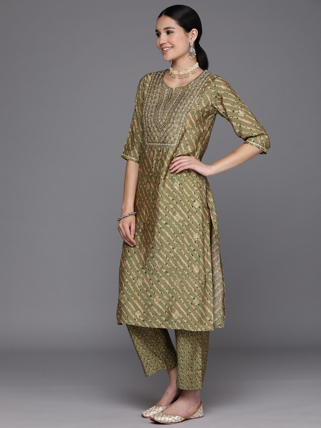 Libas Women Ethnic Motifs Yoke Design Thread Work Kurta With Trousers