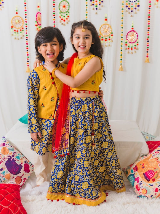 Remarkable Navy Blue & Yellow Banarasi Silk Online Lehenga Choli Design –  Kirdaram