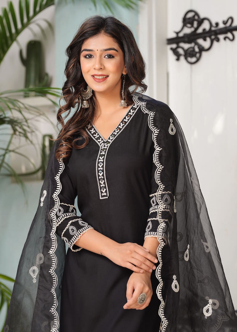 NOZ2TOZ Women Ethnic Motifs Yoke Design Thread Work Kurta Trousers With Dupatta - Black - Distacart