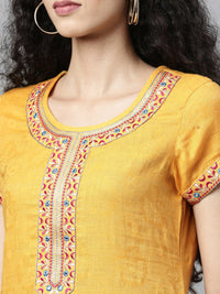 Thumbnail for Souchii Women Yellow Embroidered Thread Work Kaftan Kurta - Distacart