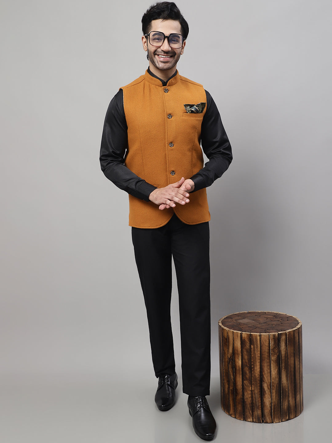 Buy online Black Solid Classic Waist Coat from Jackets for Men by Arrow New  York for ₹4999 at 0% off | 2024 Limeroad.com