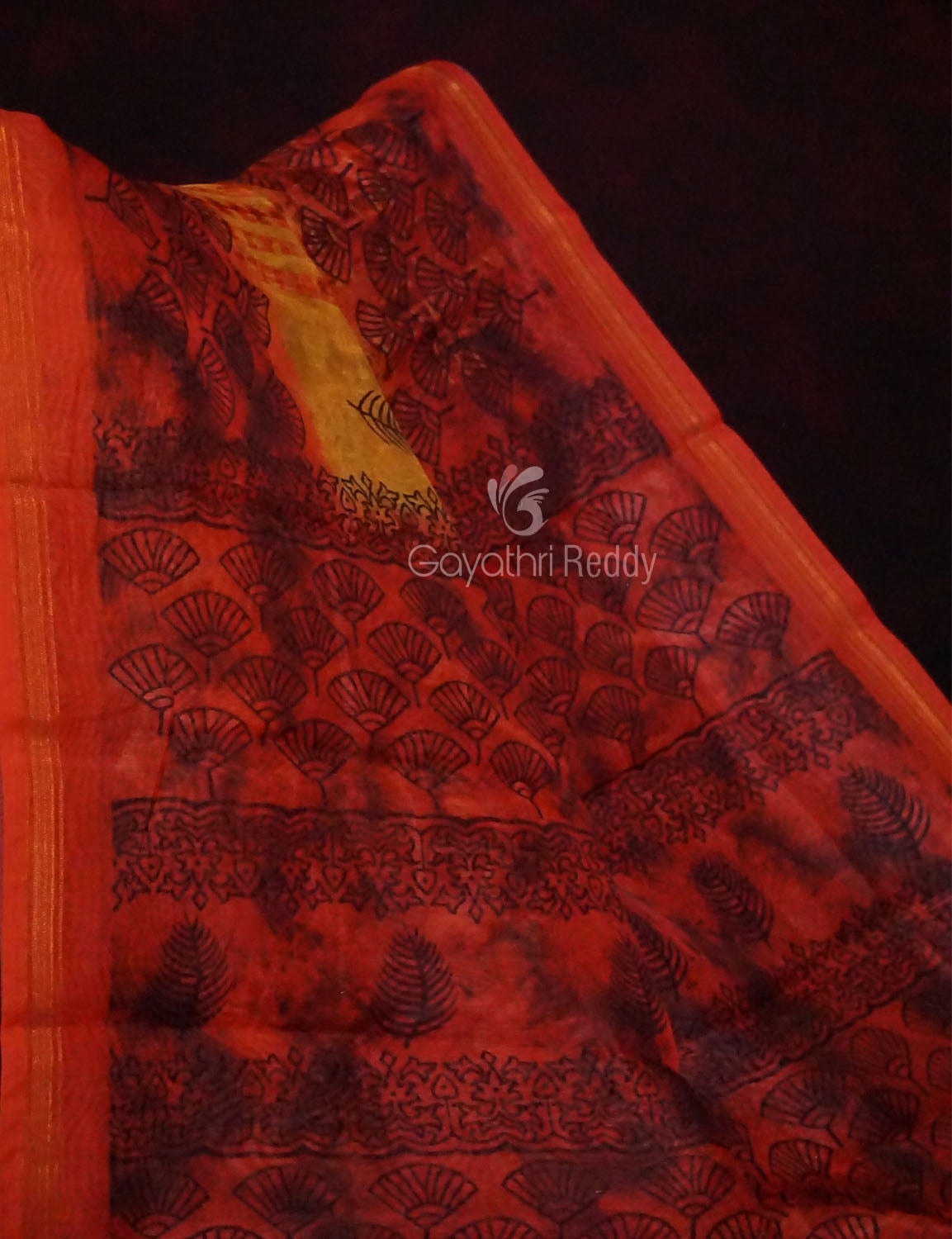 Buy Dual Shades of Tomato Red Pure Magalgiri Cotton Saree By Gayathri Reddy  Designer Studio Online at Best Price | Distacart