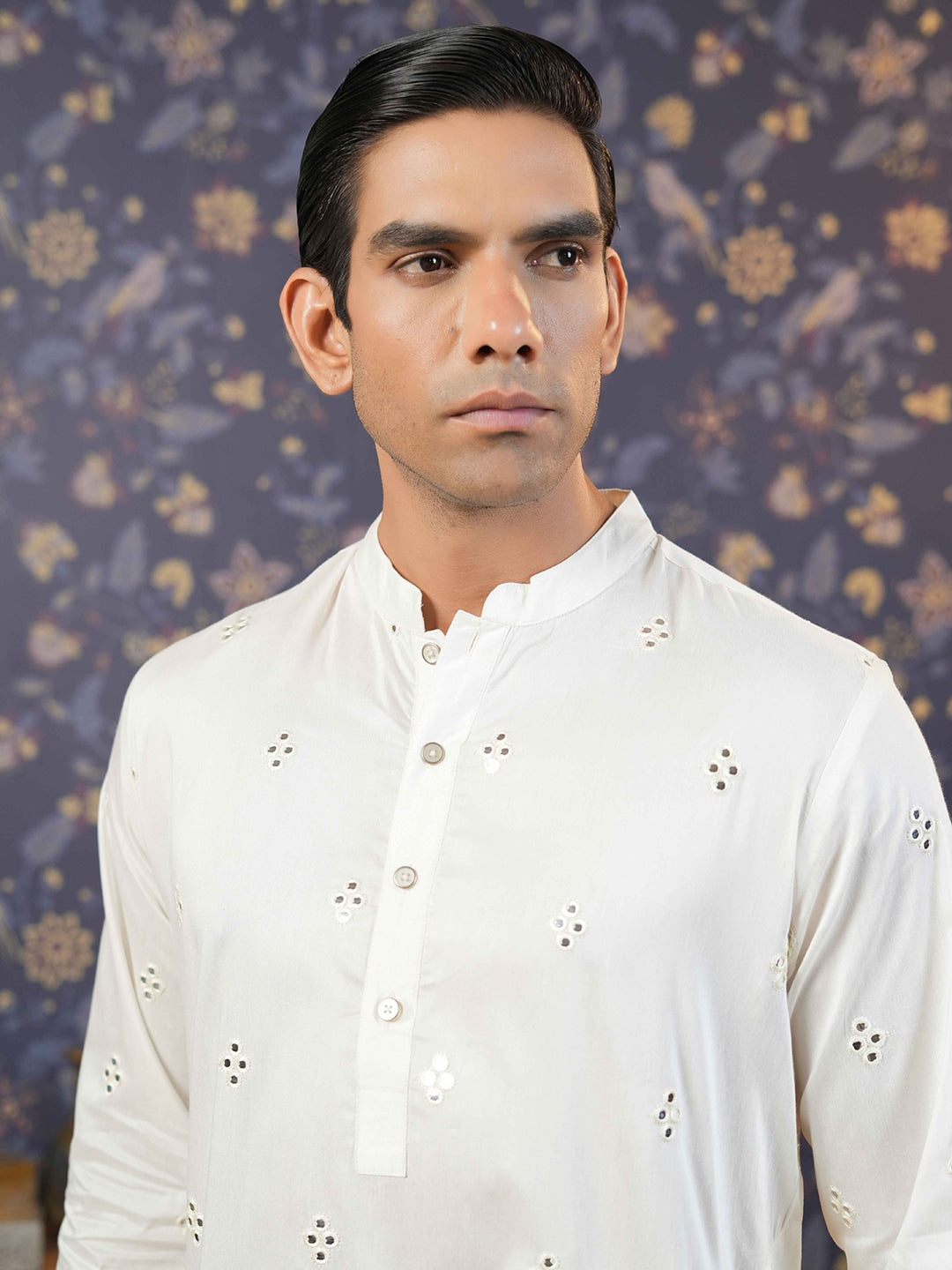 House of Pataudi Men Off White Geometric Embroidered Mirror Work Kurta - Distacart