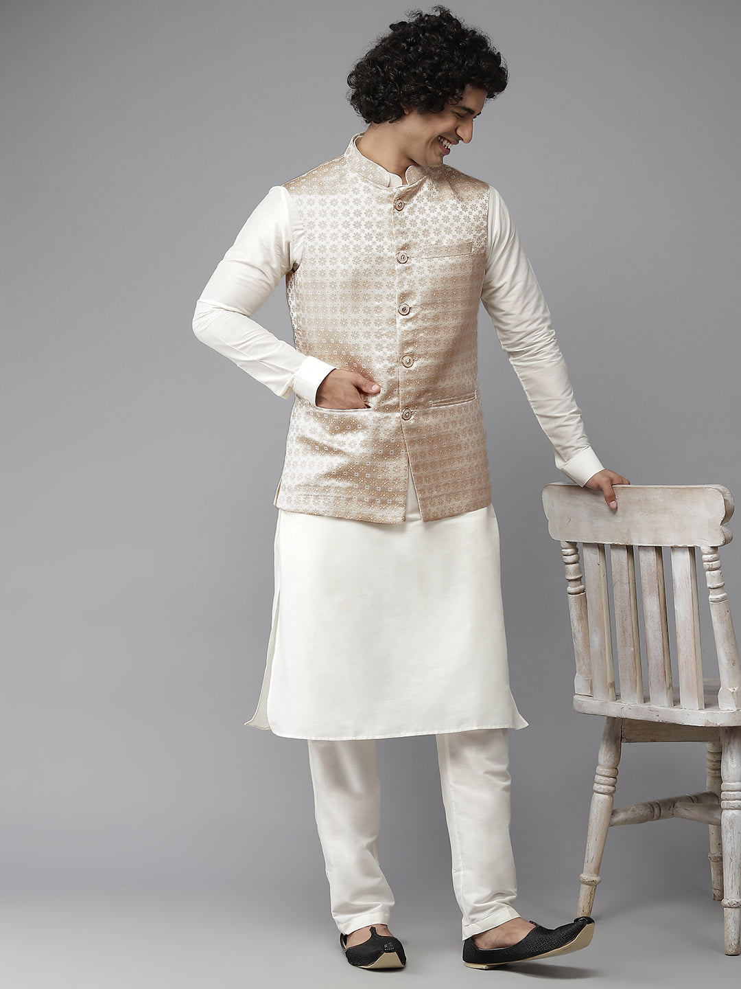 NOZ2TOZ Men Kurta Pyjama Gold Nehru Jacket