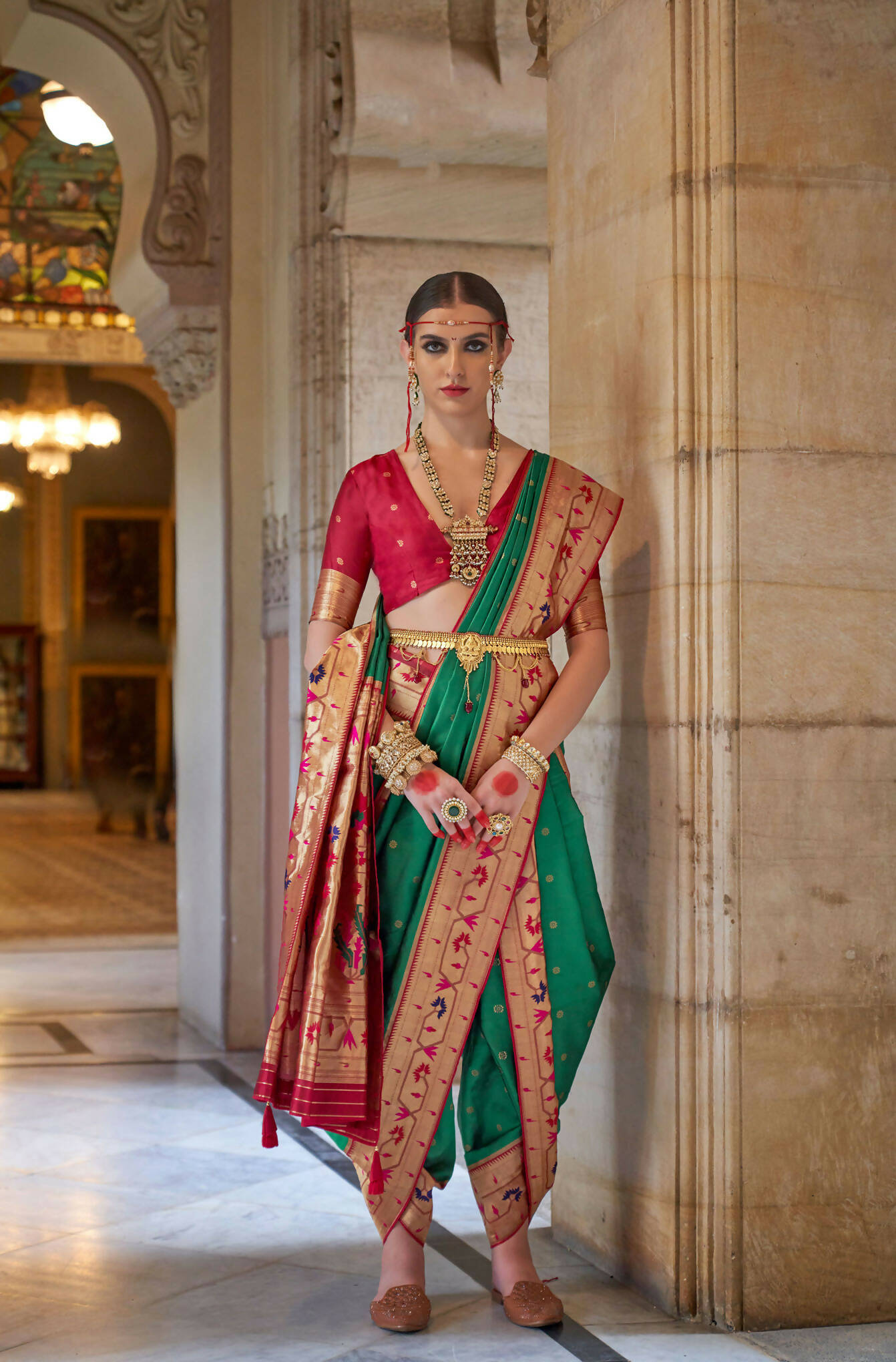 The Maharashtrian Saree Look: 5 Real Brides Show How It's Done With Elegant  Poise & Appeal