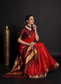 Thumbnail for NOZ2TOZ Women's Party Wear Plain Banarasi Silk Red colour Saree with Zari Border Work - Distacart