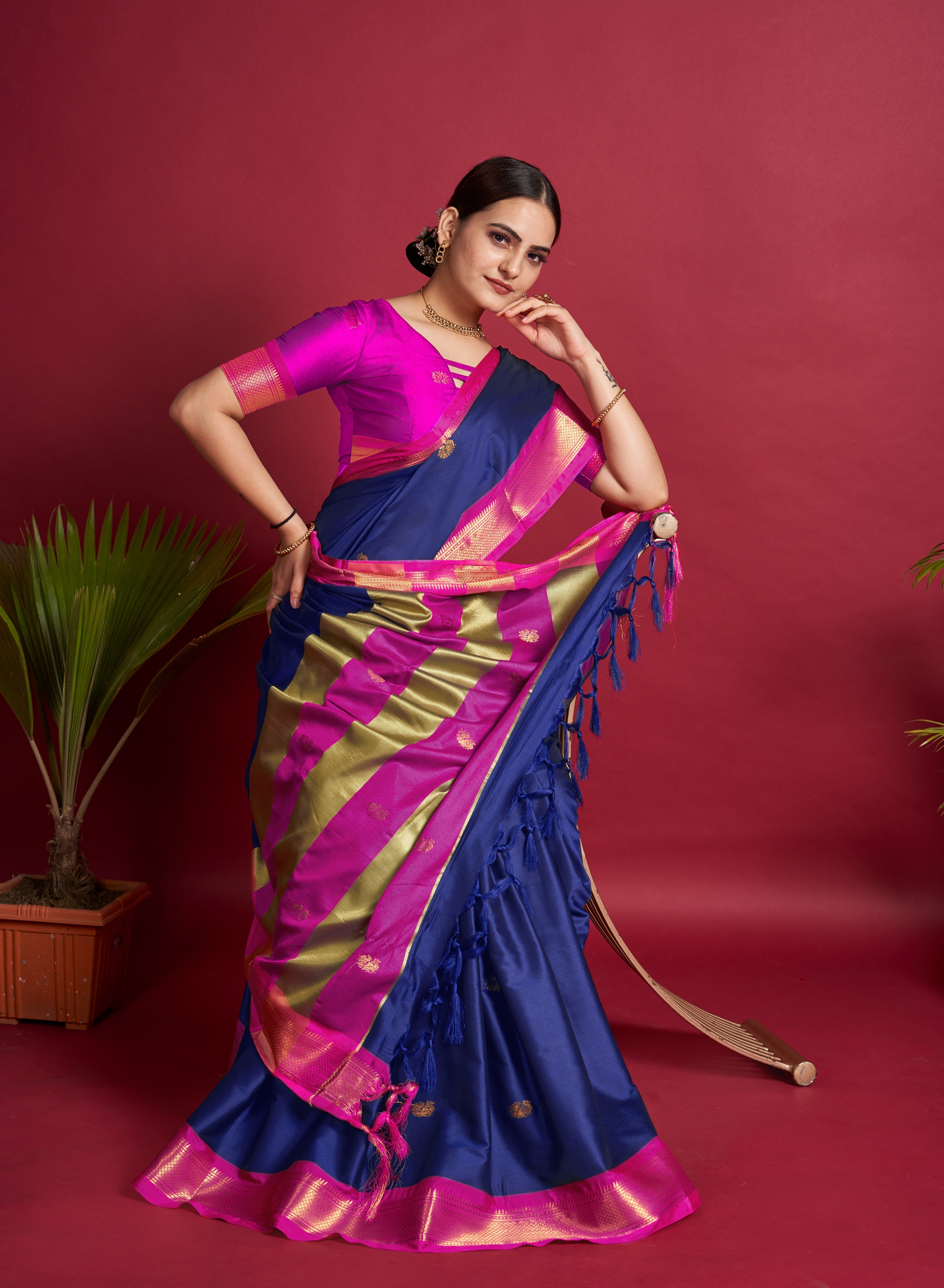 Red plain banarasi silk saree with blouse - CRAZY SHOP - 1724149