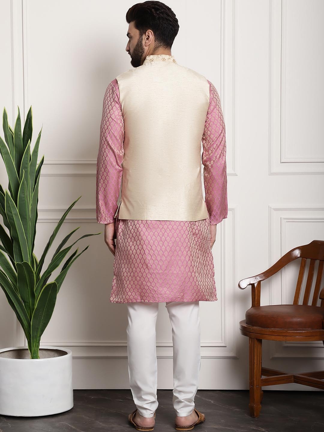 Sojanya Men Pink Ethnic Motifs Kurta With Pyjamas And Nehru Jacket