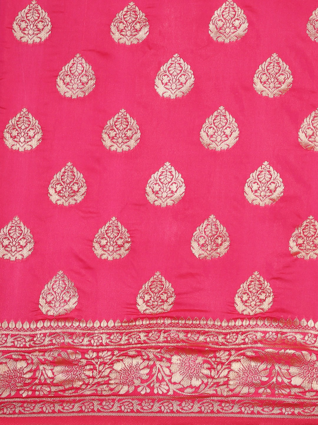 Stylish Banarasi Silk Saree With Contrast heavy Work Blouse Piece