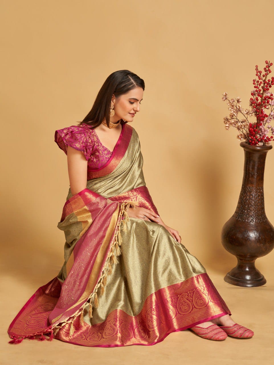 Beige Silk Weaving Kanjivaram Saree – Leemboodi