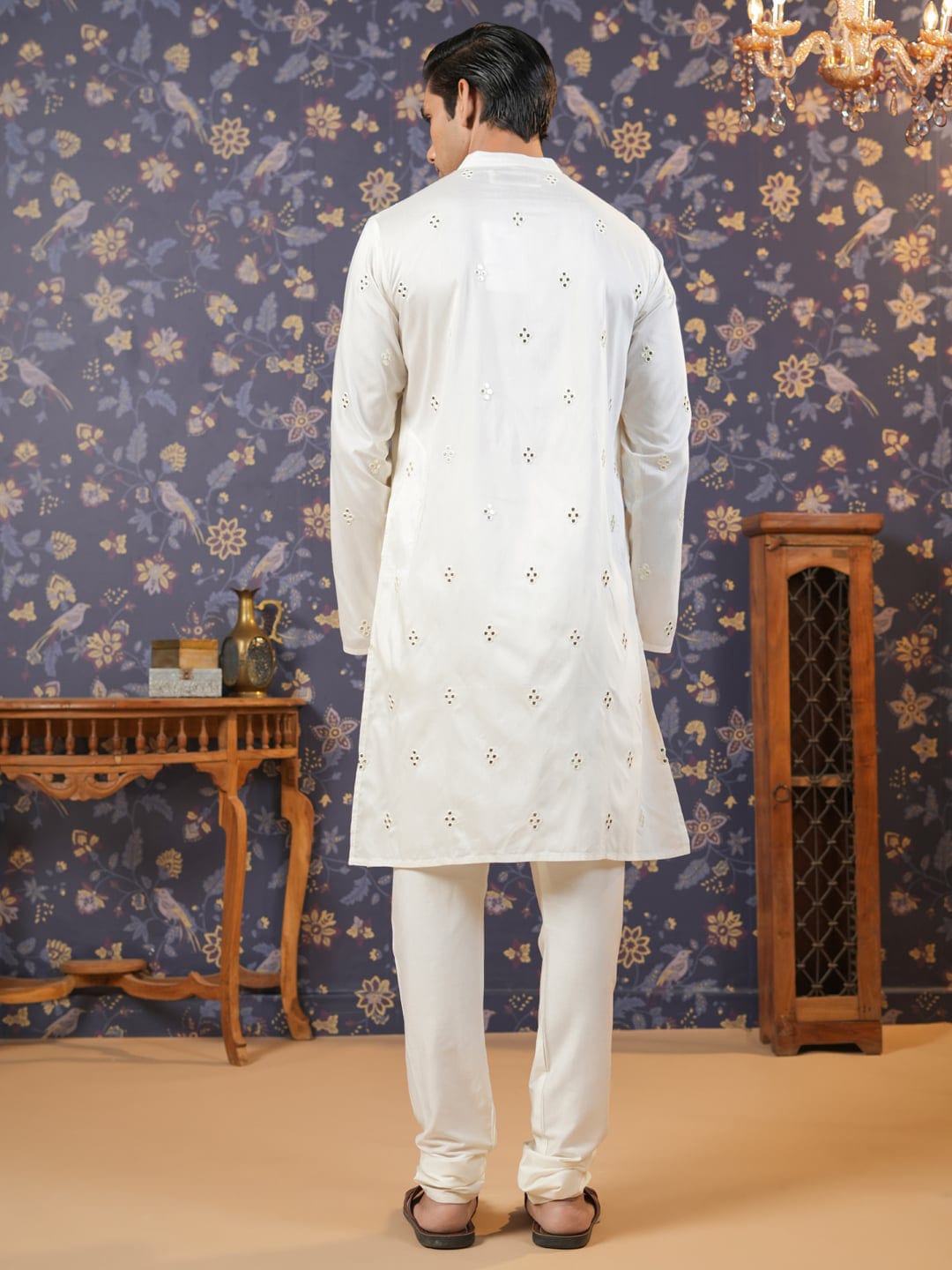 House of Pataudi Men Off White Geometric Embroidered Mirror Work Kurta - Distacart