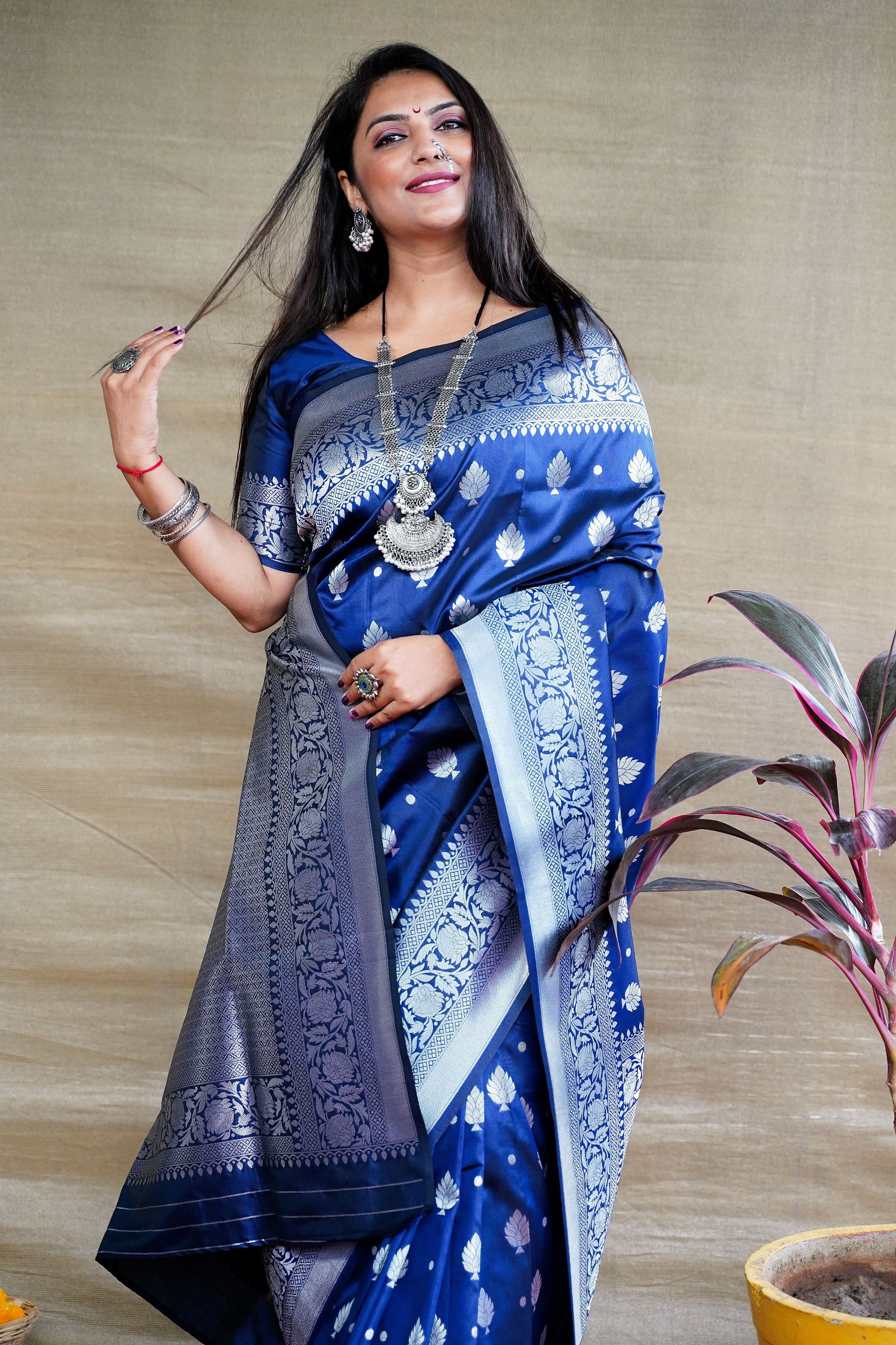Buy Aastha Fashion Navy Blue Woven Banarasi Silk Saree with Blouse Online  at Best Price