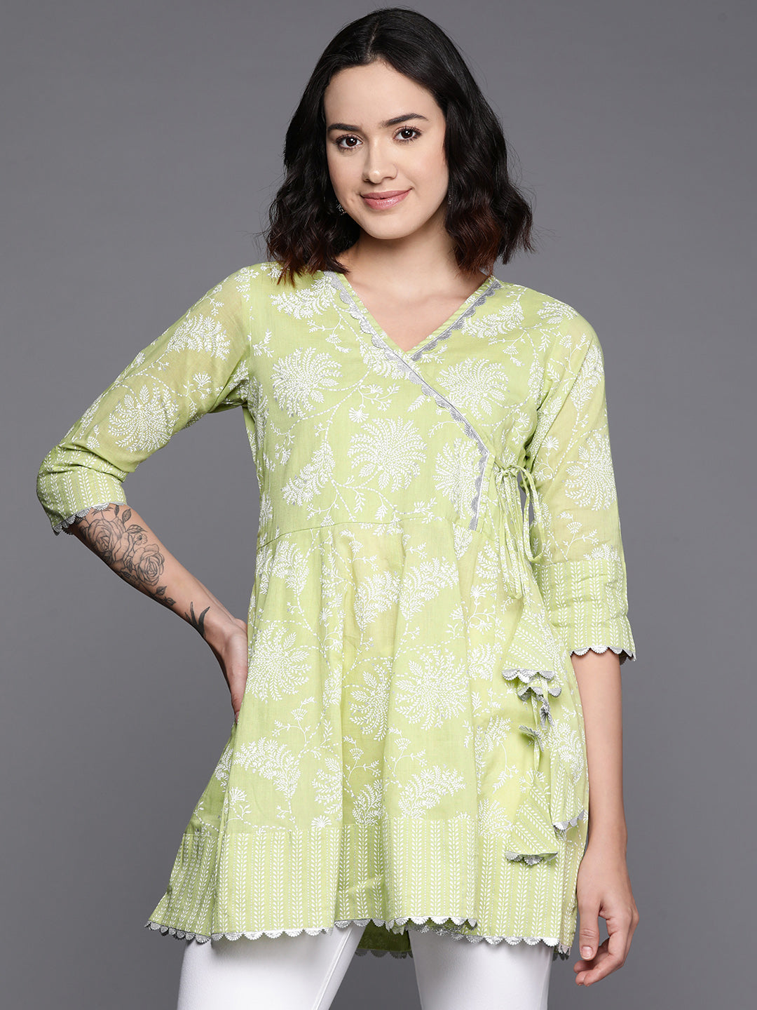 Ahalyaa Floral Printed Cotton Tunic With Lace Inserts Detail - Distacart