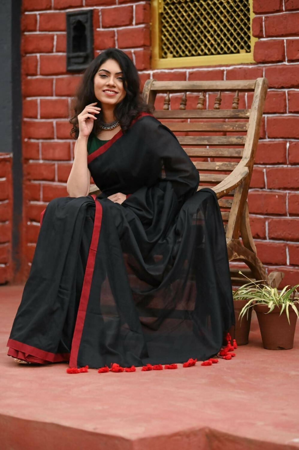 Very Much Indian Pure Cotton Handloom Saree With Intricate Border - Black - Distacart