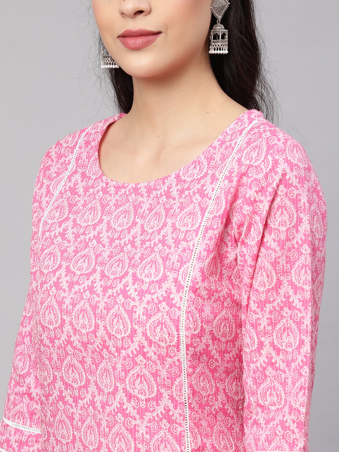 NOZ2TOZ Women Pink Printed Straight Kurta With Three Quarter Sleeves - Distacart