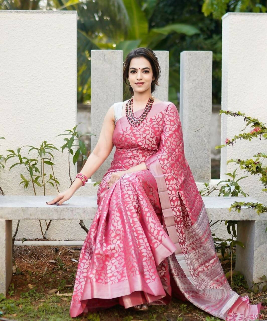 DEIANA'S Beautiful Golden Jari with New Design Soft Lichi Silk Saree - Pink - Distacart