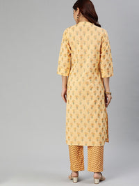 Thumbnail for Wahe-NOOR Women's Yellow Flower Print Cotton Kurta Set - Distacart