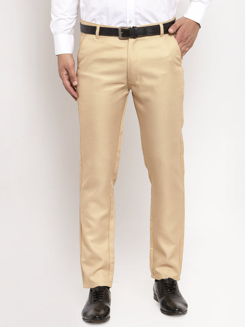 Men's formal Office Outfits with Beige Colour Pants Combination Ideas |  Vestuário casual masculino, Moda masculina casual, Estilos casuais  masculinos