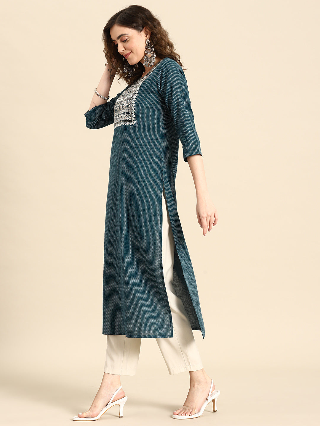 NOZ2TOZ Women Teal Blue Embroidered Yoke Desgin Straight Kurta - Distacart