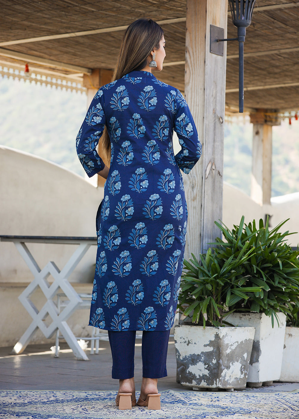 Kaajh Women's Blue Floral Print Cotton Kurta With Trouser - Distacart