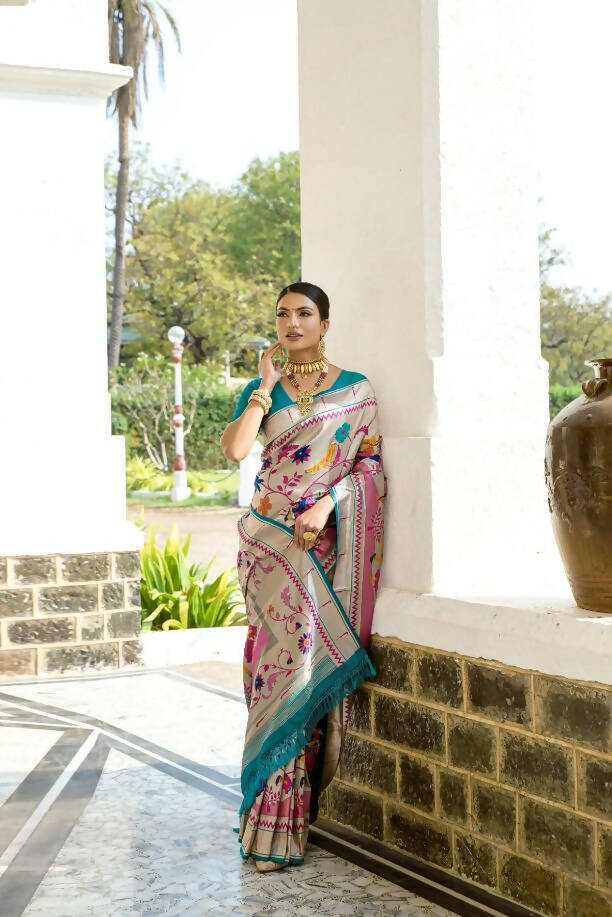 Image of Indian traditional Beautiful Woman Wearing an traditional Saree  And Posing On The Outdoor With a Smile Face-AA600350-Picxy