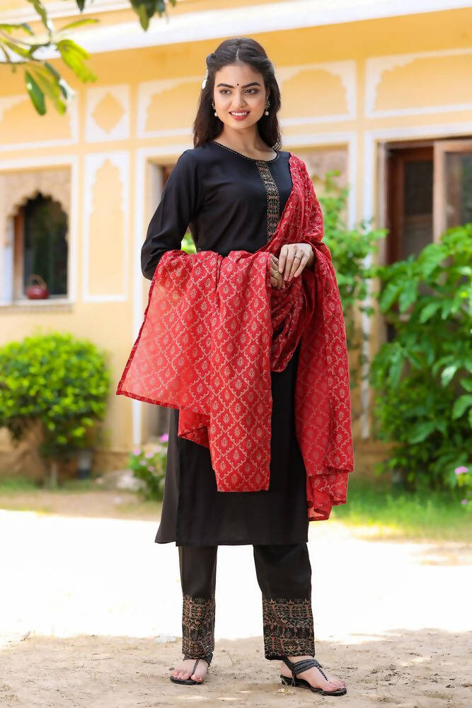 Yufta Women Black & Maroon Thread Work Pure Cotton Kurta with Palazzos & With Dupatta