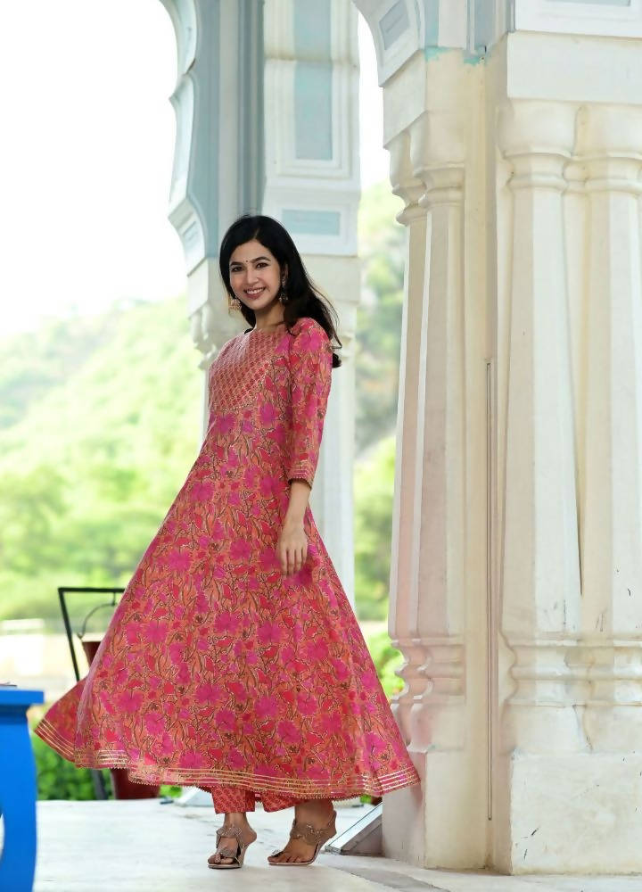 Yufta Pink Handblocked Printed Kurta with Trouser and Dupatta