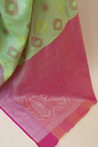 Thumbnail for Malishka Banarasi Silk Saree With Rich Contrast Wooven Pallu N Rich Wooven Border - Green - Distacart