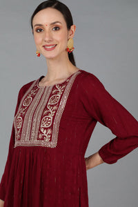 Thumbnail for Women's Maroon Silk Blend Yoke Design Solid Straight Kurta Set - Rasiya - Distacart