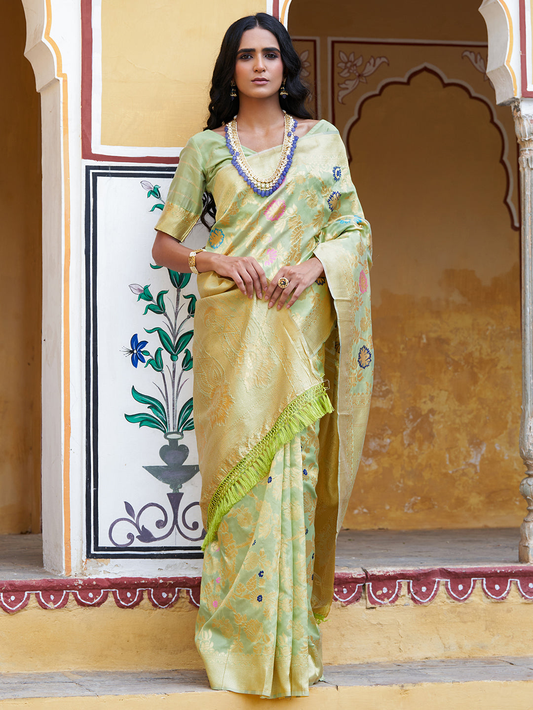 Light Green Banarasi Silk Saree With Weaving Work – Bahuji - Online Fashion  & Lifestyle Store