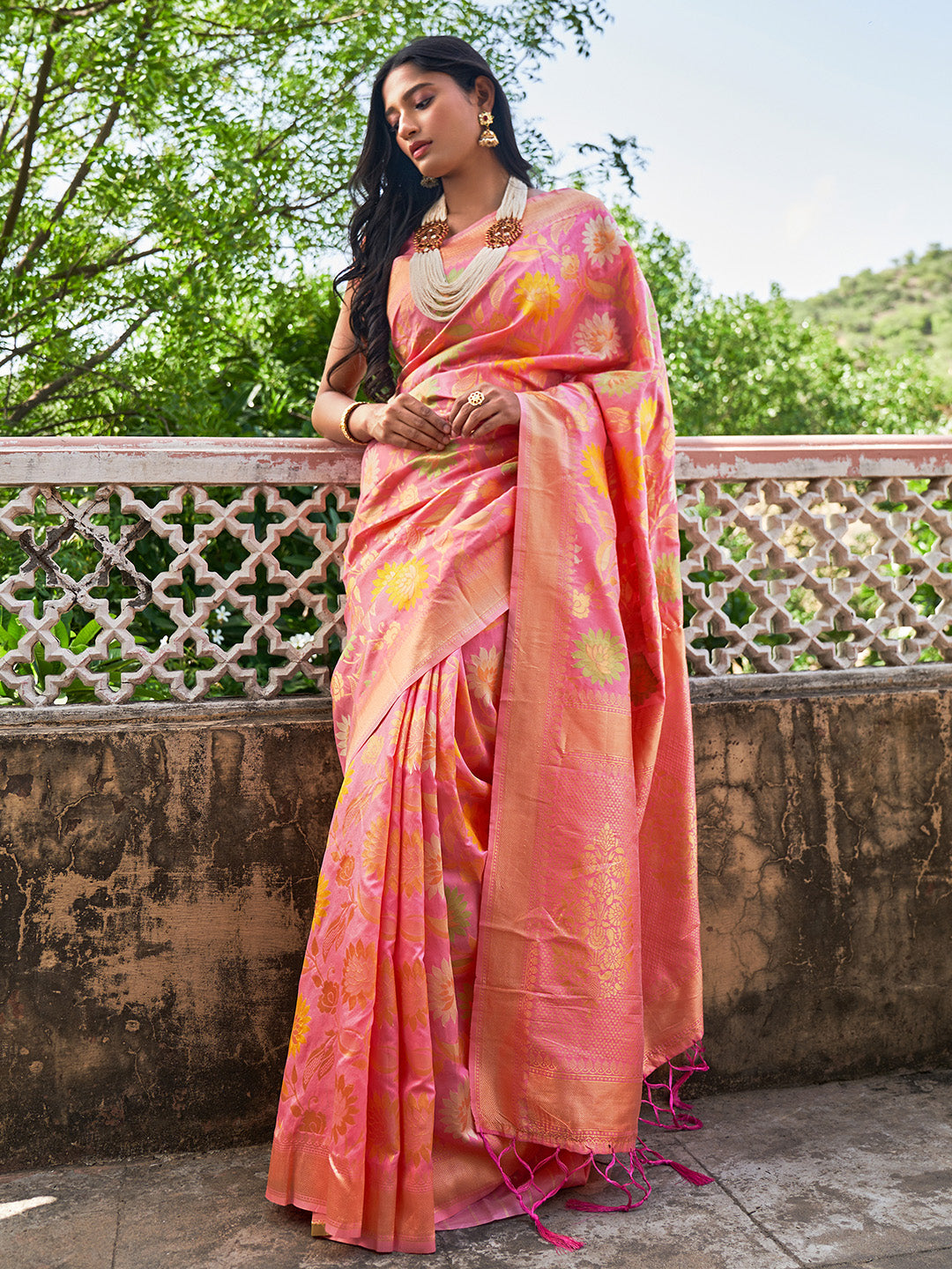 Light Pink Banarasi Silk Saree Like Ikkat,beautiful Saree,kanchipuram Soft  Lichi Silk Saree,beautiful and Stunning Look Saree - Etsy