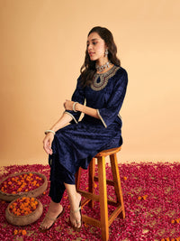 Thumbnail for Lyush Women Navy Blue Velvet Front Zari Embroidered Straight Kurta - Distacart