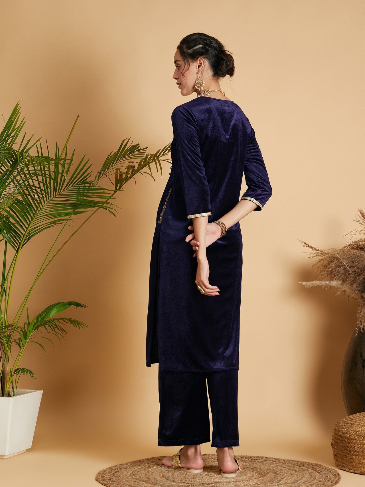 Lyush Women Navy Velvet Embroidered Pocket Straight Kurta - Distacart