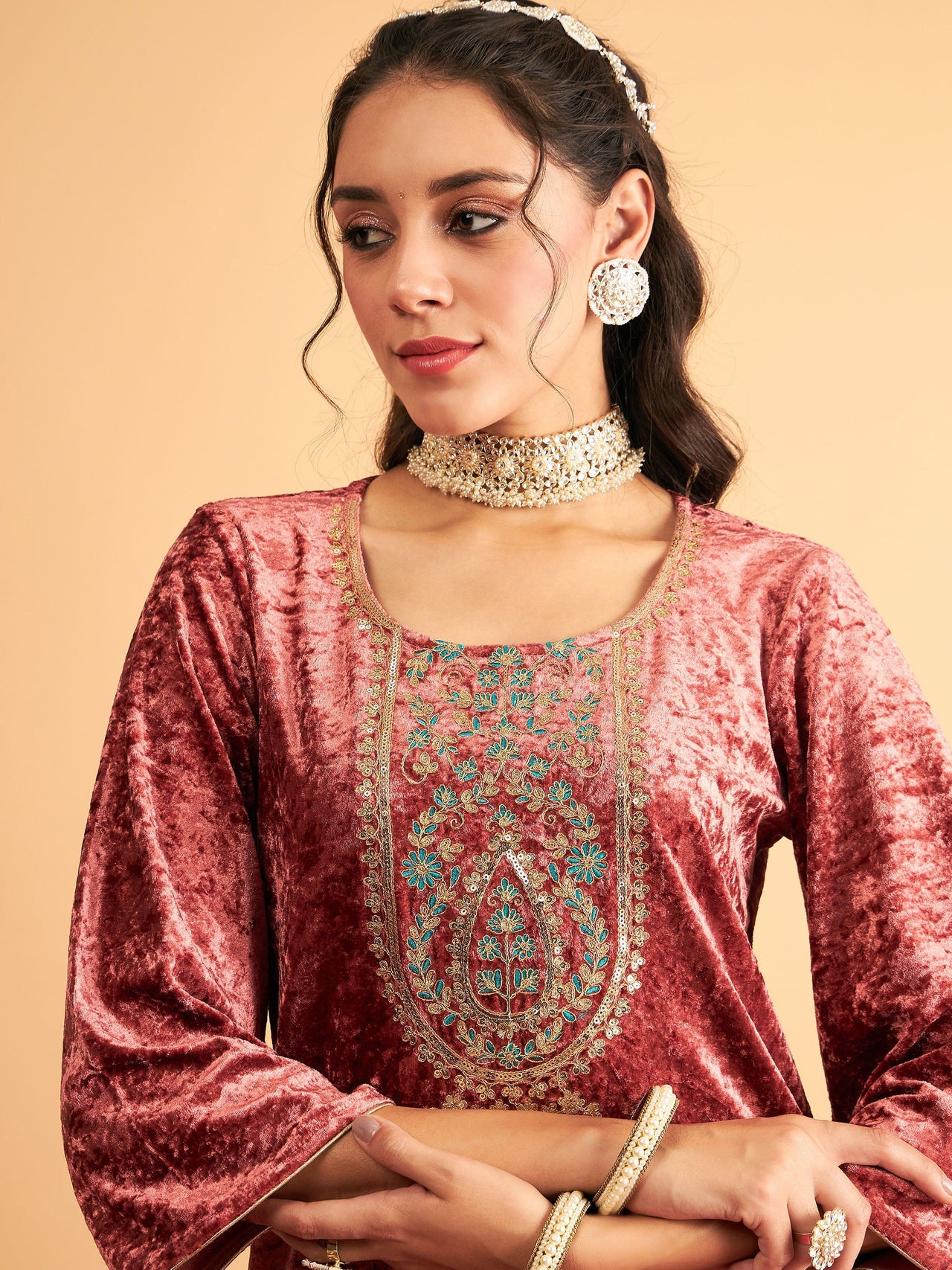 Lyush Women Pink Velvet Embroidered Straight Kurta - Distacart